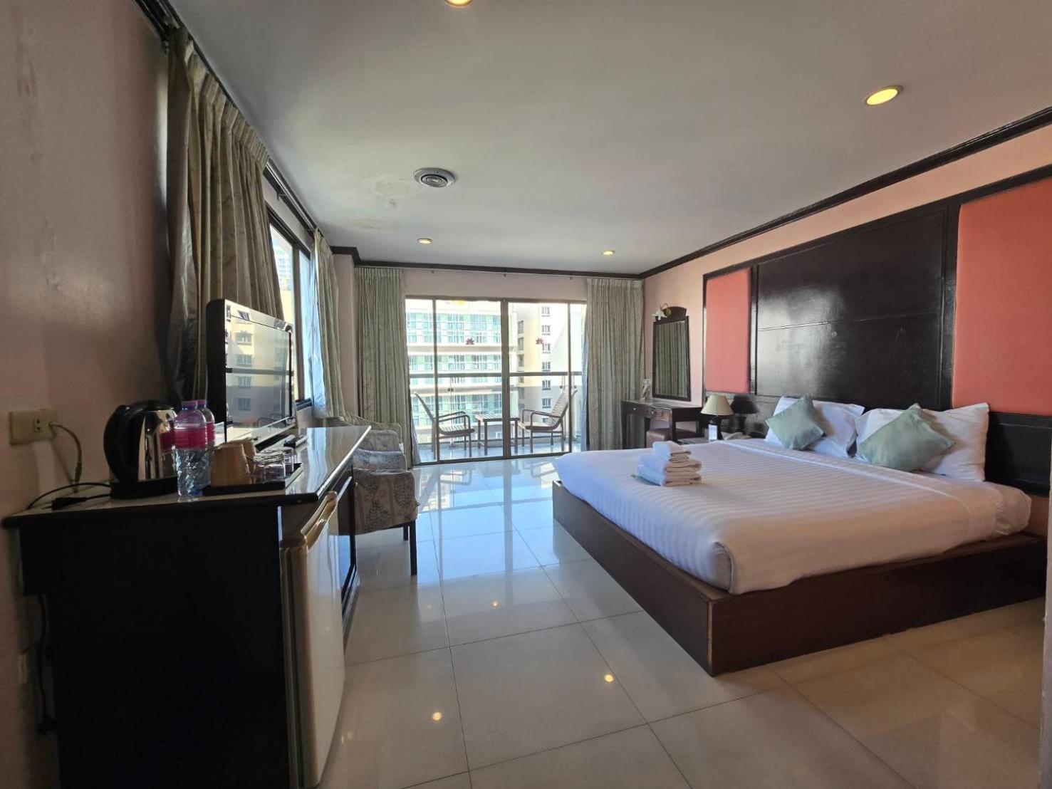 Mike Beach Resort Pattaya Exteriér fotografie