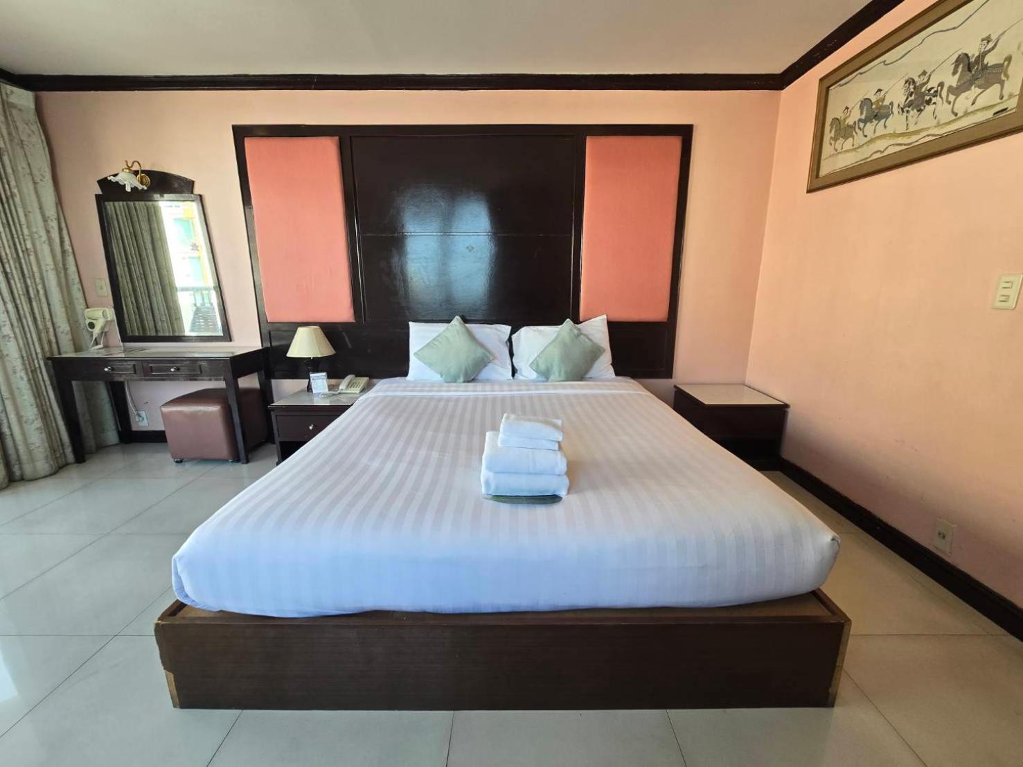 Mike Beach Resort Pattaya Exteriér fotografie